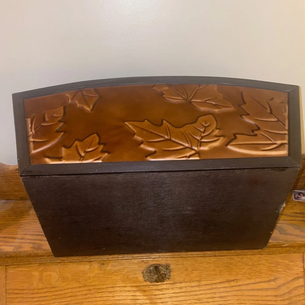 HARRY & DAVID Wood Hand Basket Crate Pressed Design Front & Back 10”x15”x6”